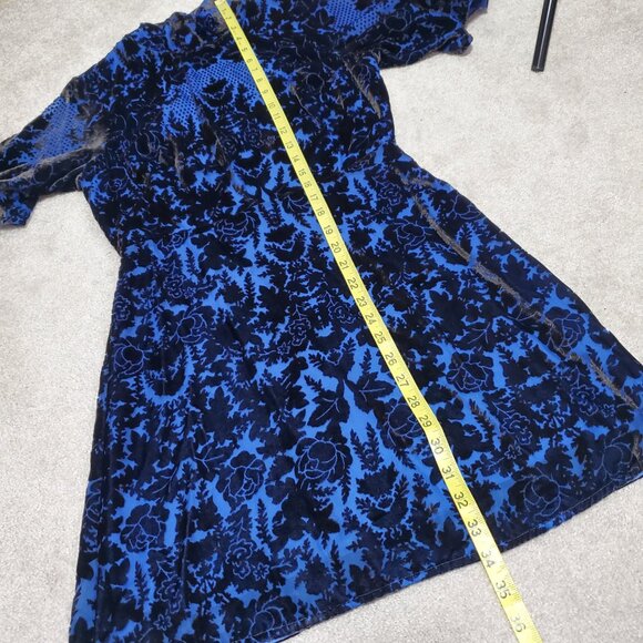 BY ANTHROPOLOGIE Mock-Neck Velvet Mini Dress Open Back Burnout SS Blue Women's 4 - Picture 16 of 16